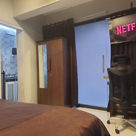 Osi Apartments Lilavati Bandra Bombaim Quarto foto